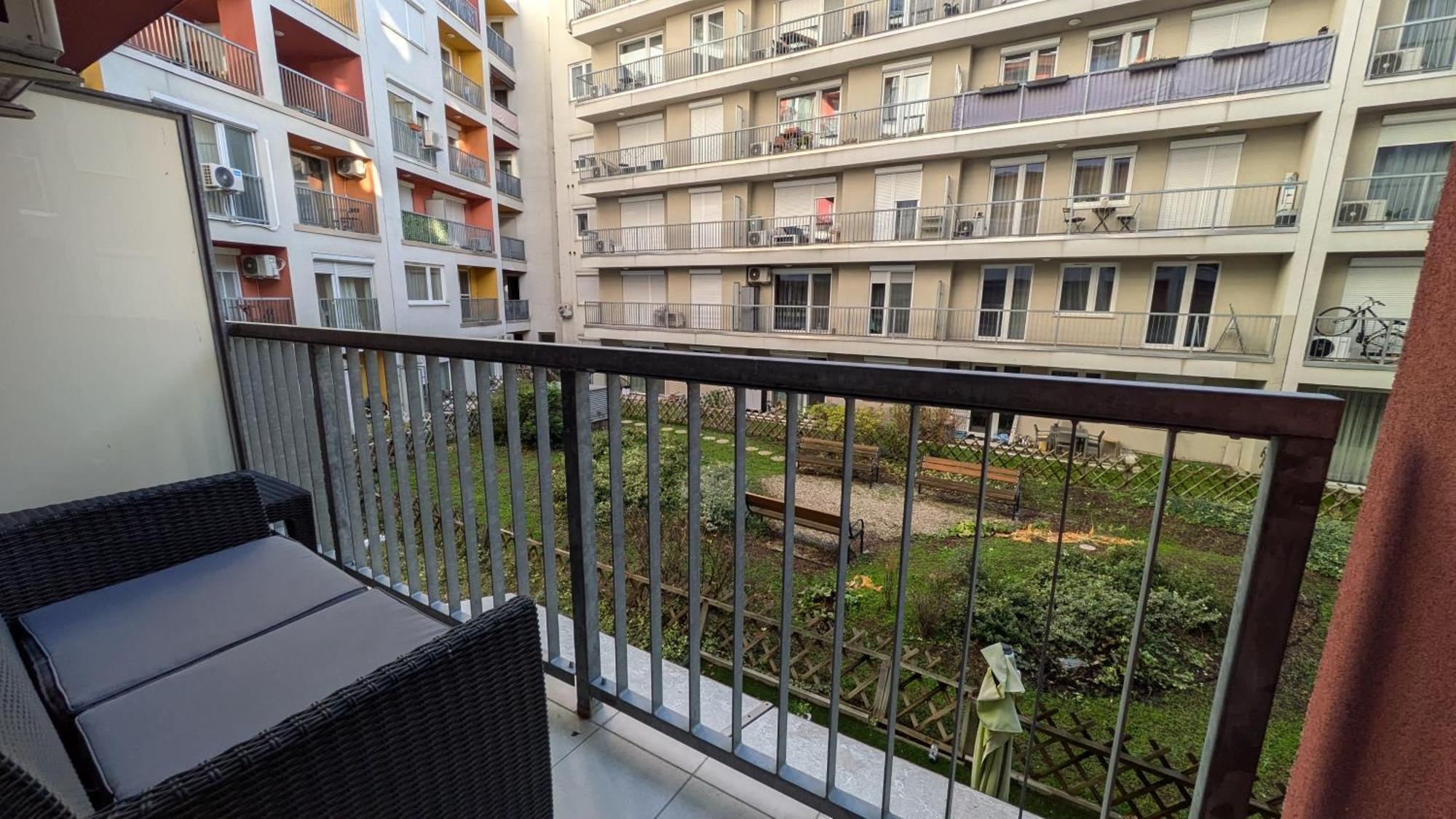 Budapest City Home Apartment *